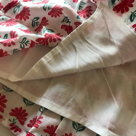 Red and Green Skirt 🌺 - Picture 7 of 8